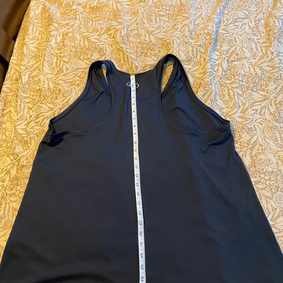 Women’s 2X Under Armour Velocity Workout Tank - Picture 6 of 9